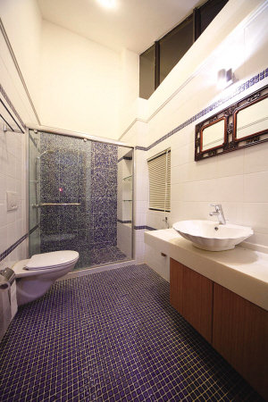 装修旺季敲墙惹祸