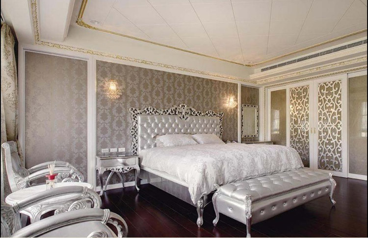 优雅沈稳的主卧室，在浪漫贵族气度中带有轻松惬意的质感