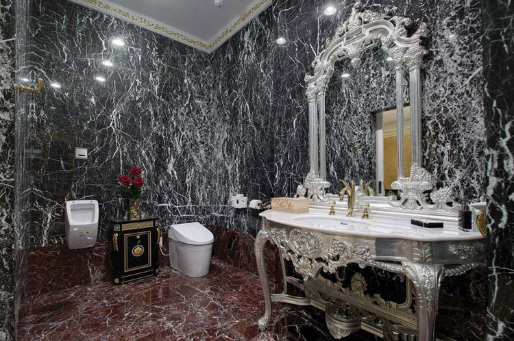 主卧室卫浴，墙面、地面的颜色对比，强力的欧范感